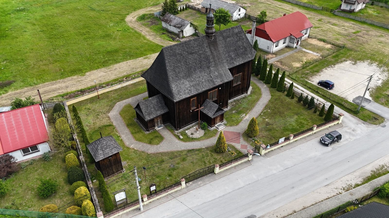 Parafia Rzymskokatolicka Matki Bożej Częstochowskiej w 29-135 Radków - zdjęcie 4
